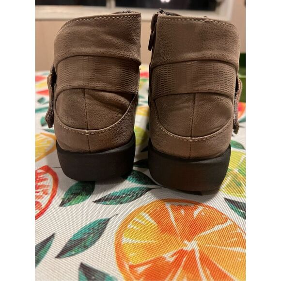 New? The sillian rani Brown Vegan Ankle Boots by Clarks cloud steppers Size 40-9 - Picture 6 of 11